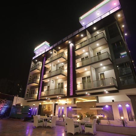 Twin Towers Bed and Breakfast Greater Noida Buitenkant foto