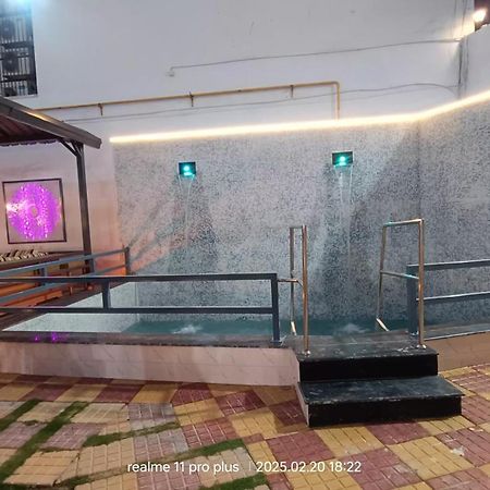 Twin Towers Bed and Breakfast Greater Noida Buitenkant foto