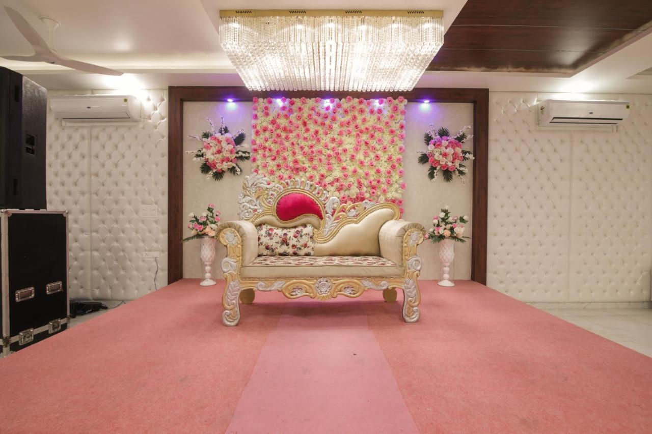 Twin Towers Bed and Breakfast Greater Noida Buitenkant foto