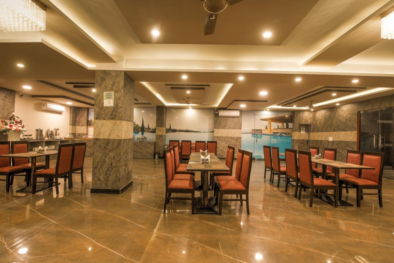 Twin Towers Bed and Breakfast Greater Noida Buitenkant foto