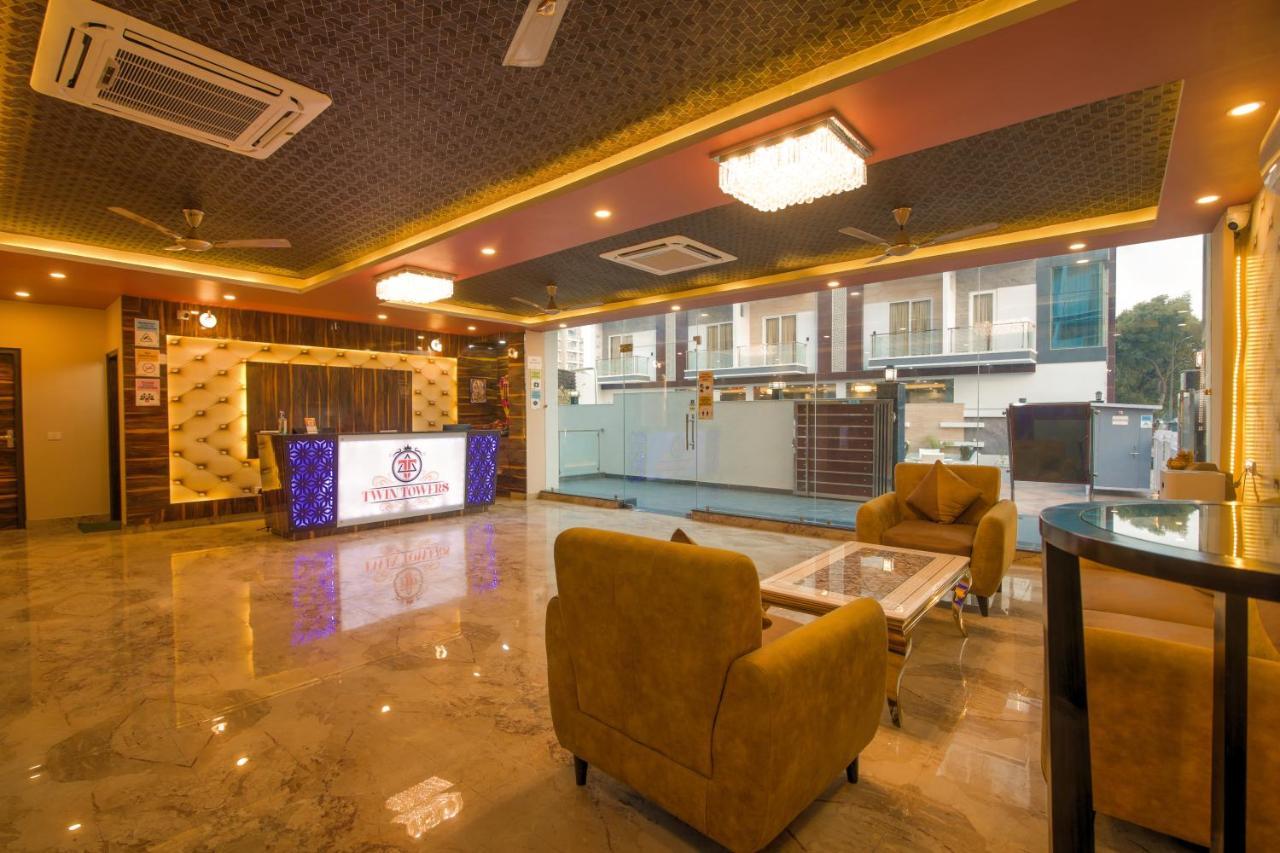 Twin Towers Bed and Breakfast Greater Noida Buitenkant foto