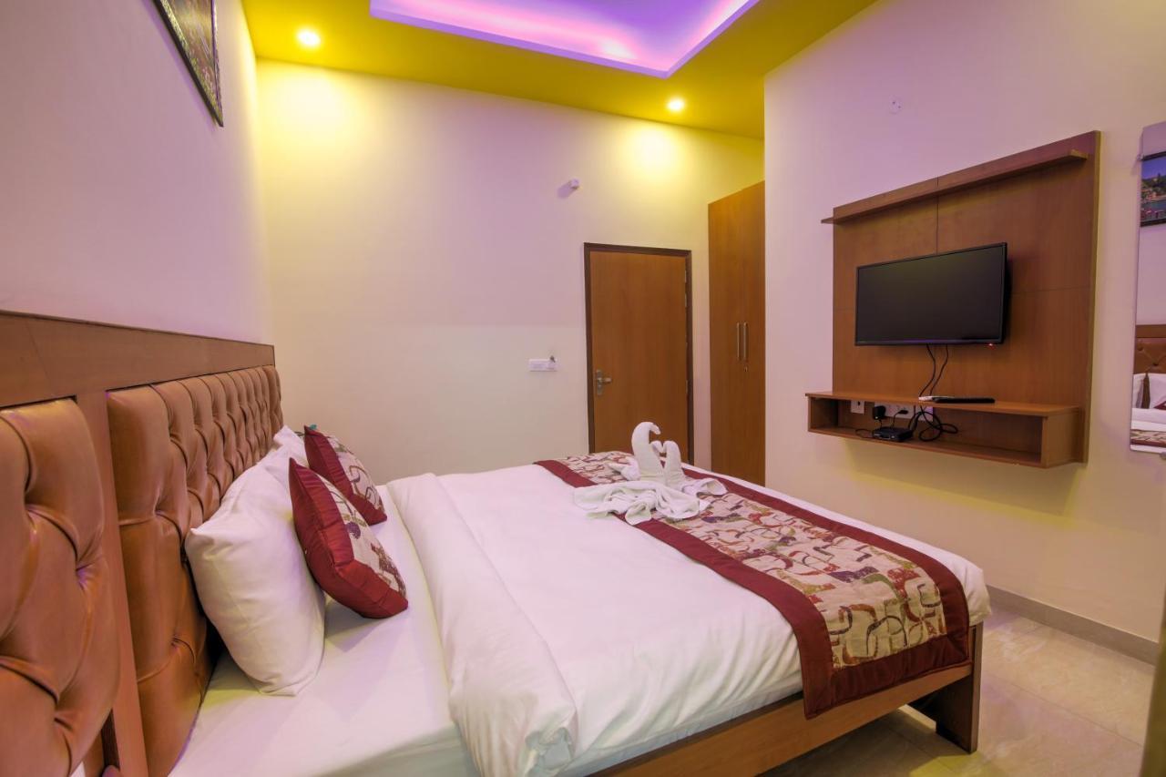 Twin Towers Bed and Breakfast Greater Noida Buitenkant foto