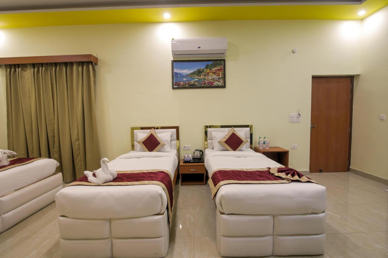 Twin Towers Bed and Breakfast Greater Noida Buitenkant foto