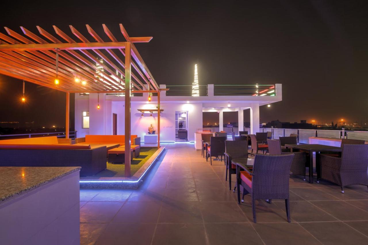 Twin Towers Bed and Breakfast Greater Noida Buitenkant foto
