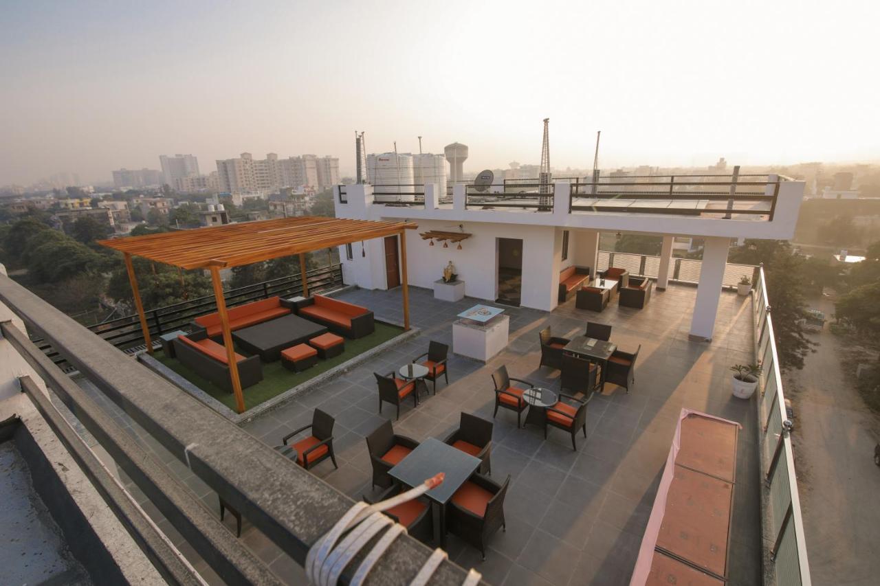 Twin Towers Bed and Breakfast Greater Noida Buitenkant foto
