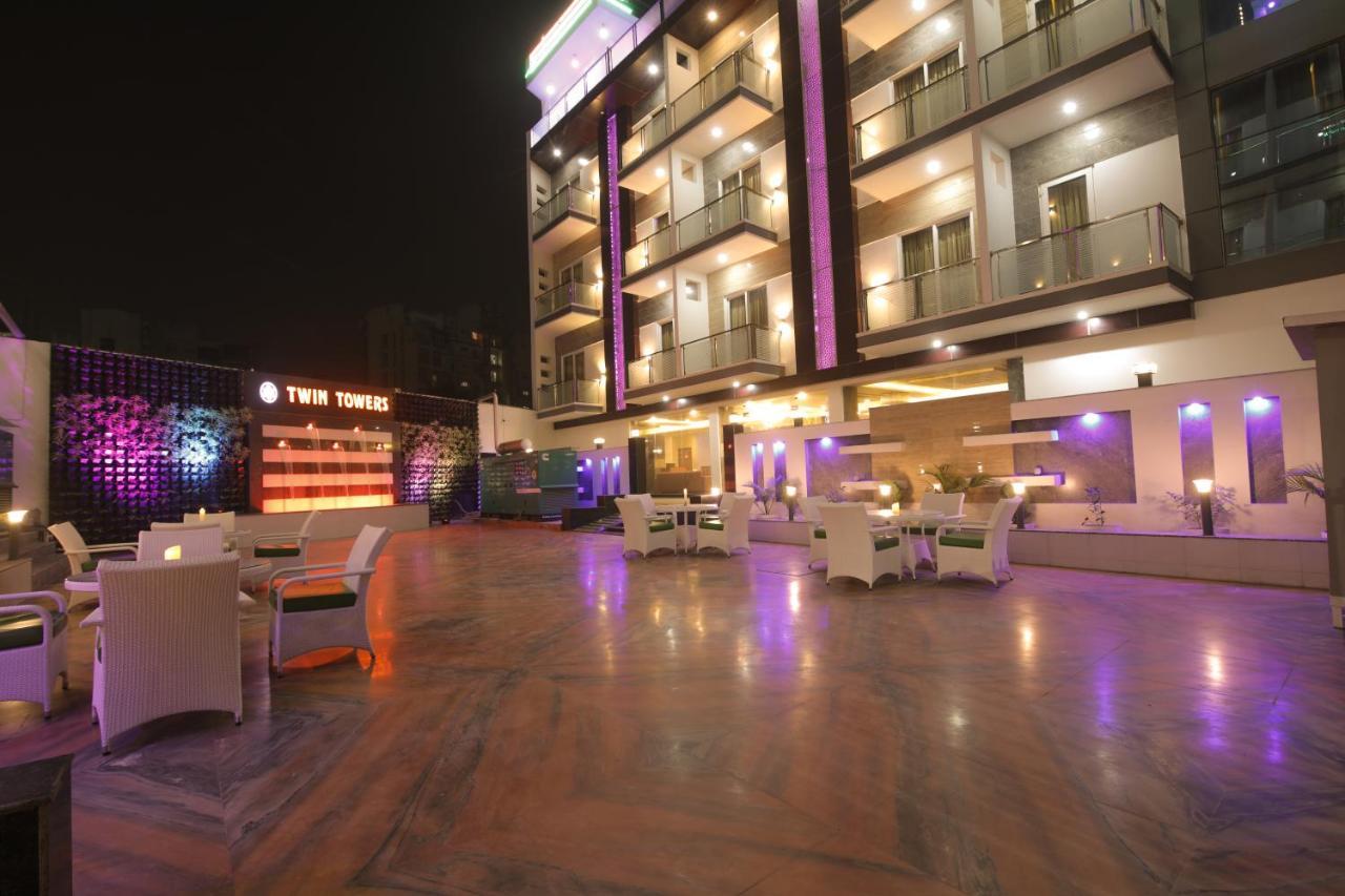 Twin Towers Bed and Breakfast Greater Noida Buitenkant foto