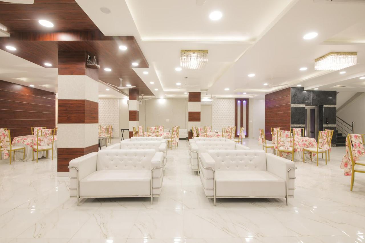 Twin Towers Bed and Breakfast Greater Noida Buitenkant foto