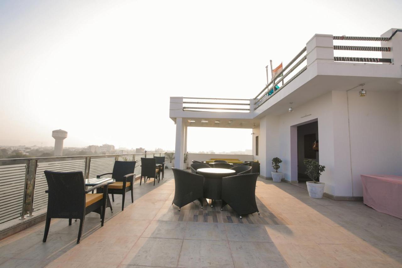 Twin Towers Bed and Breakfast Greater Noida Buitenkant foto