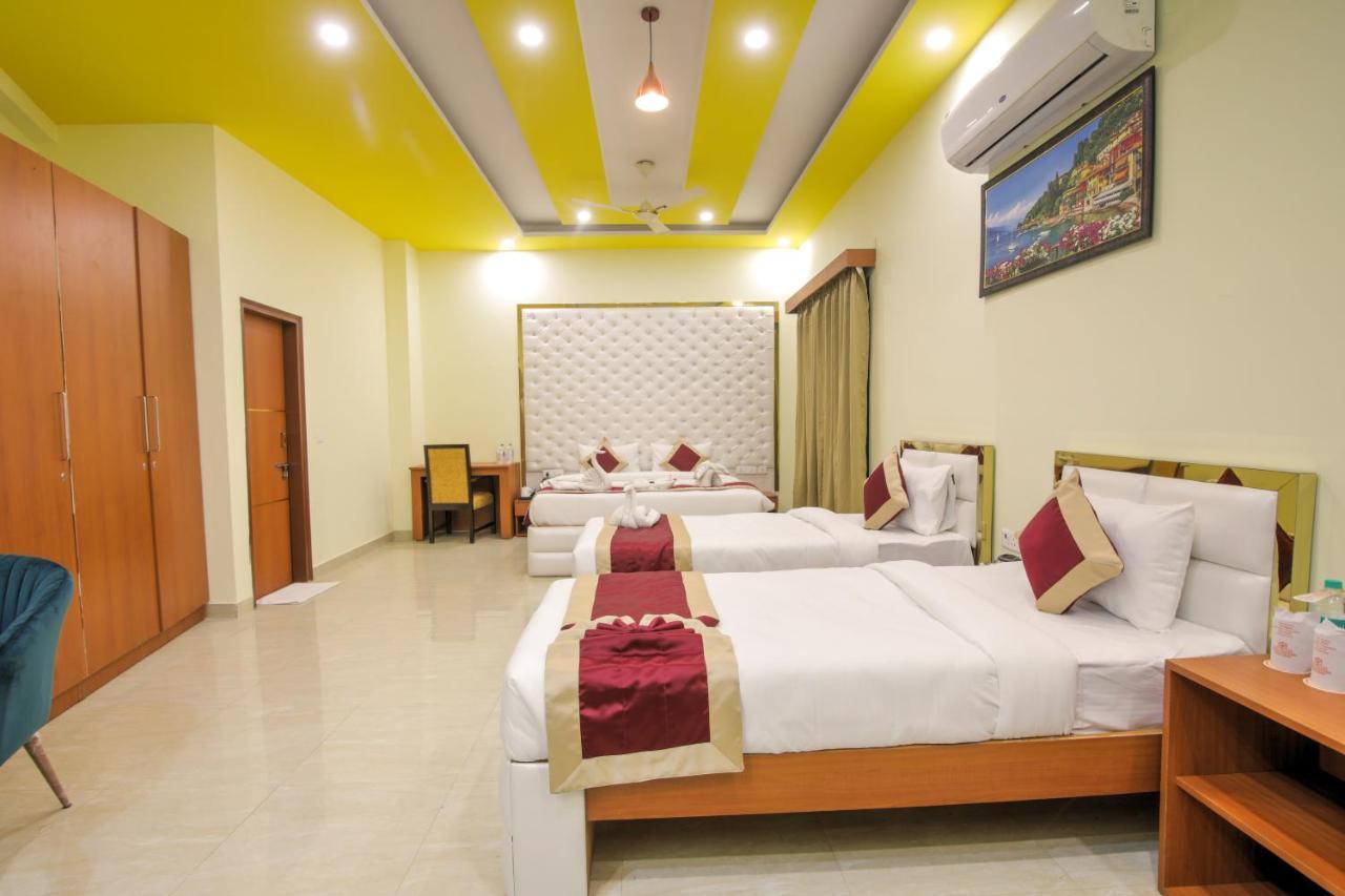 Twin Towers Bed and Breakfast Greater Noida Buitenkant foto