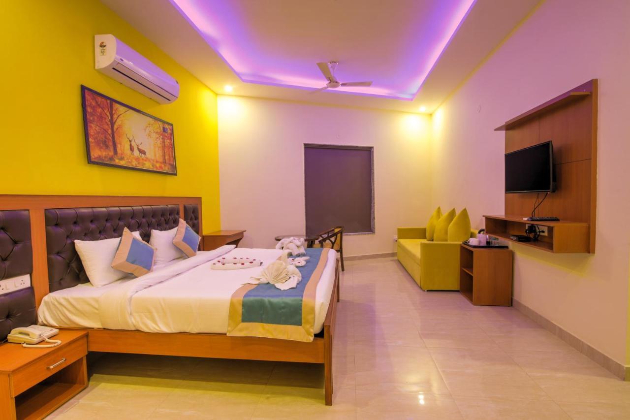 Twin Towers Bed and Breakfast Greater Noida Buitenkant foto