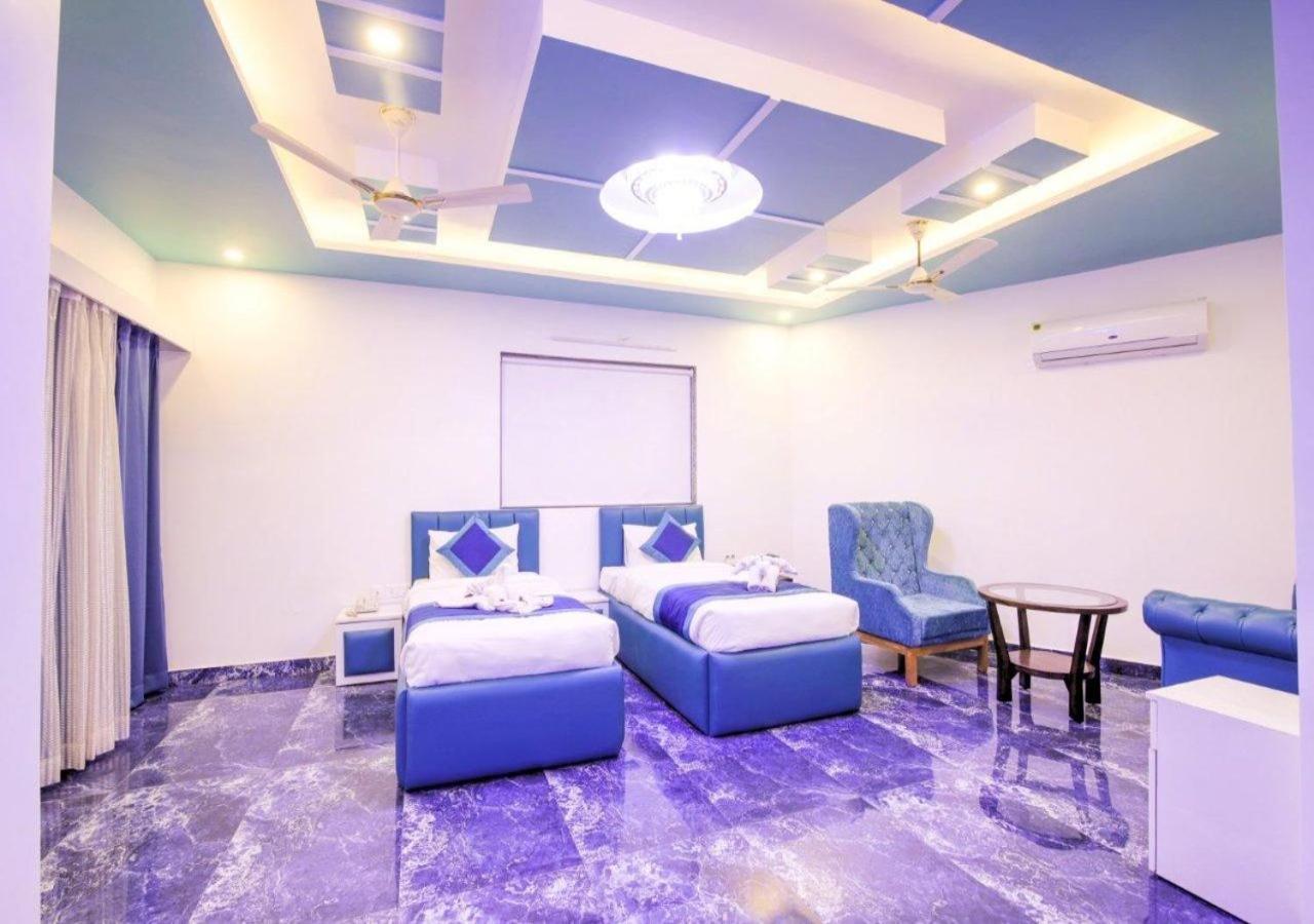 Twin Towers Bed and Breakfast Greater Noida Buitenkant foto